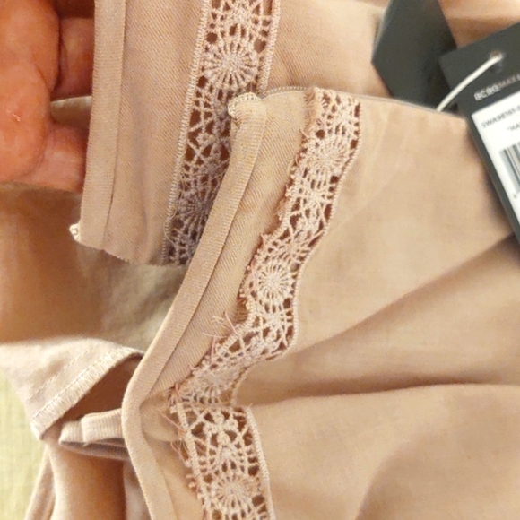 BCBGMaxAzria Romper. Sz. XS - Picture 10 of 12